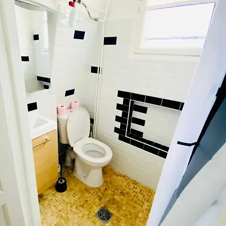 Votre Pied-a-terre Parisien, Equipe Dans Le Centre De *